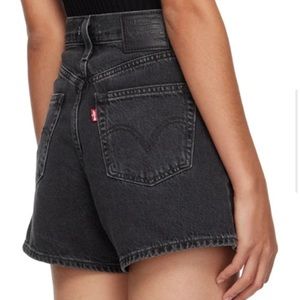 Levi’s black high loose shorts